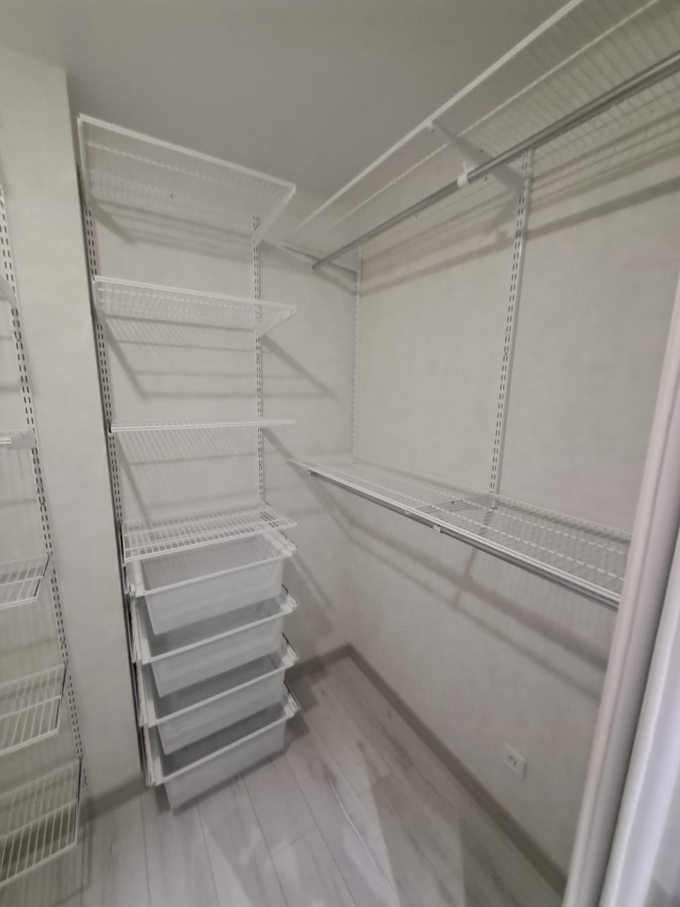 Гардеробная 14