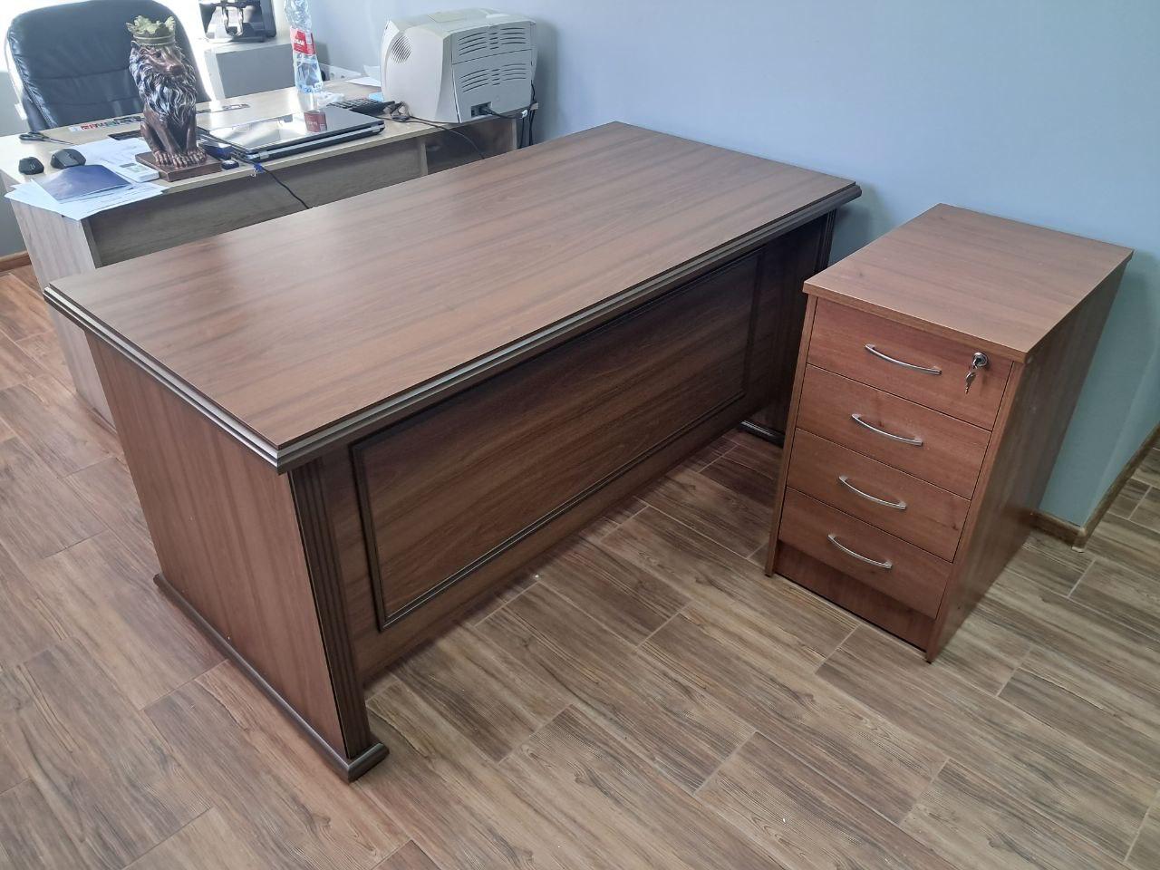 Стол руководителя