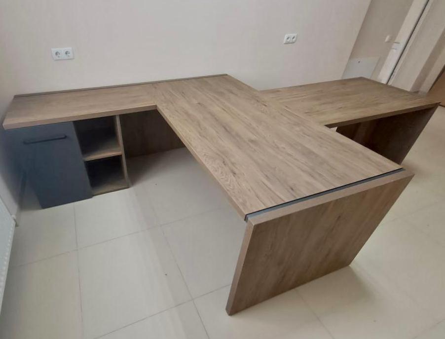 Стол руководителя MORRIS TREND