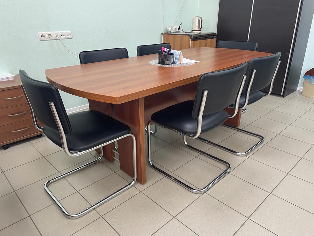 Переговорный стол борн